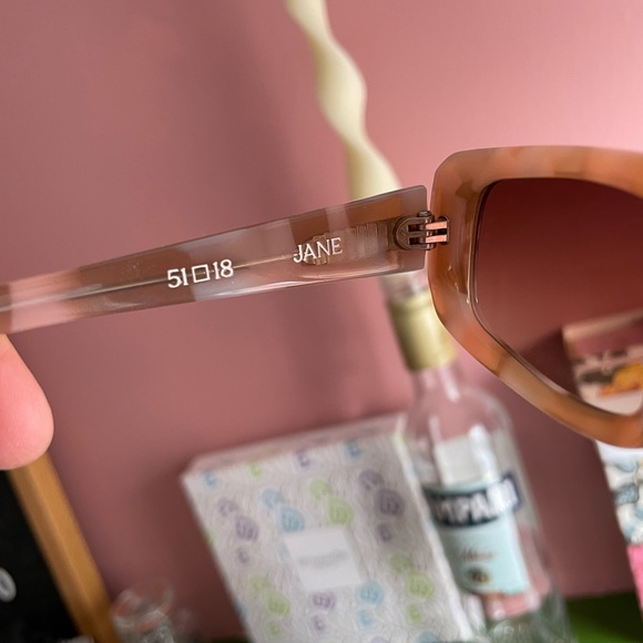 Tezza/Lello the Label - the Jane seashell torte vintage inspired sunglasses main image 6